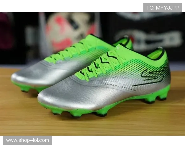 足球球星专属鞋款价格揭秘不同品牌与签名鞋背后的价值差异