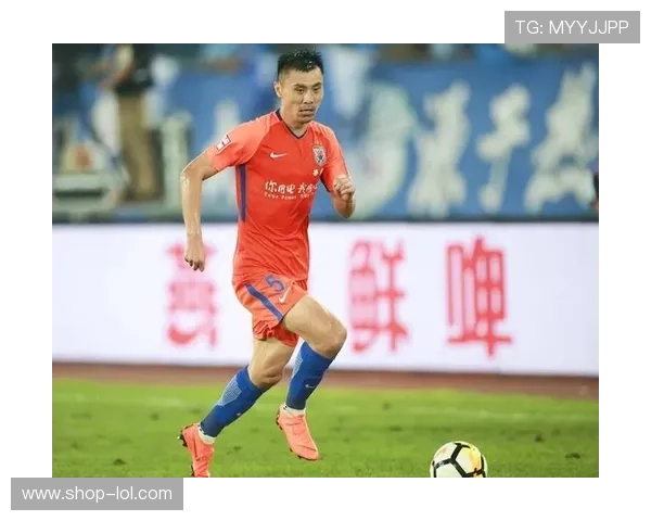 鲁能足球8号球星是谁 他在球队中的作用与成就解析